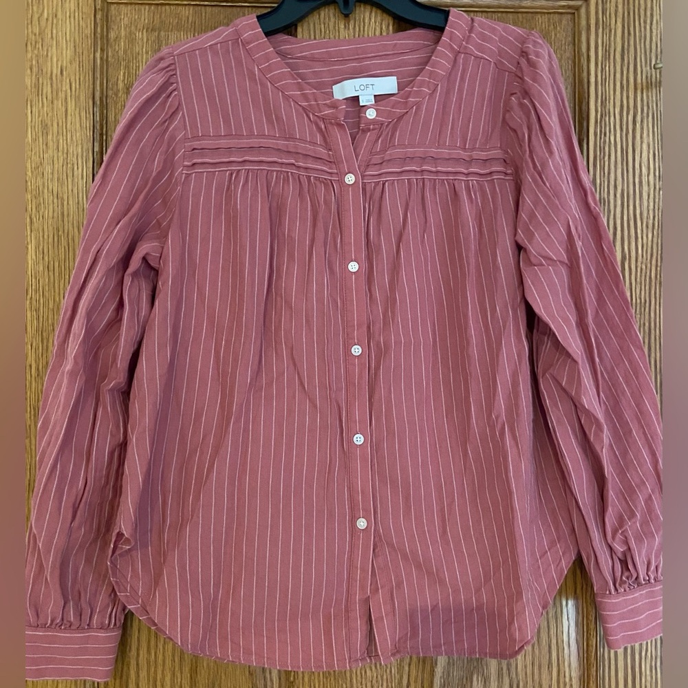 LOFT LONG SLEEVE BUTTON FRONT MAUVE PINK STRIPED TOP BLOUSE SIZE SMALL